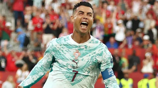 Goncalo Ramos scores the late header that sends Portugal past Croatia