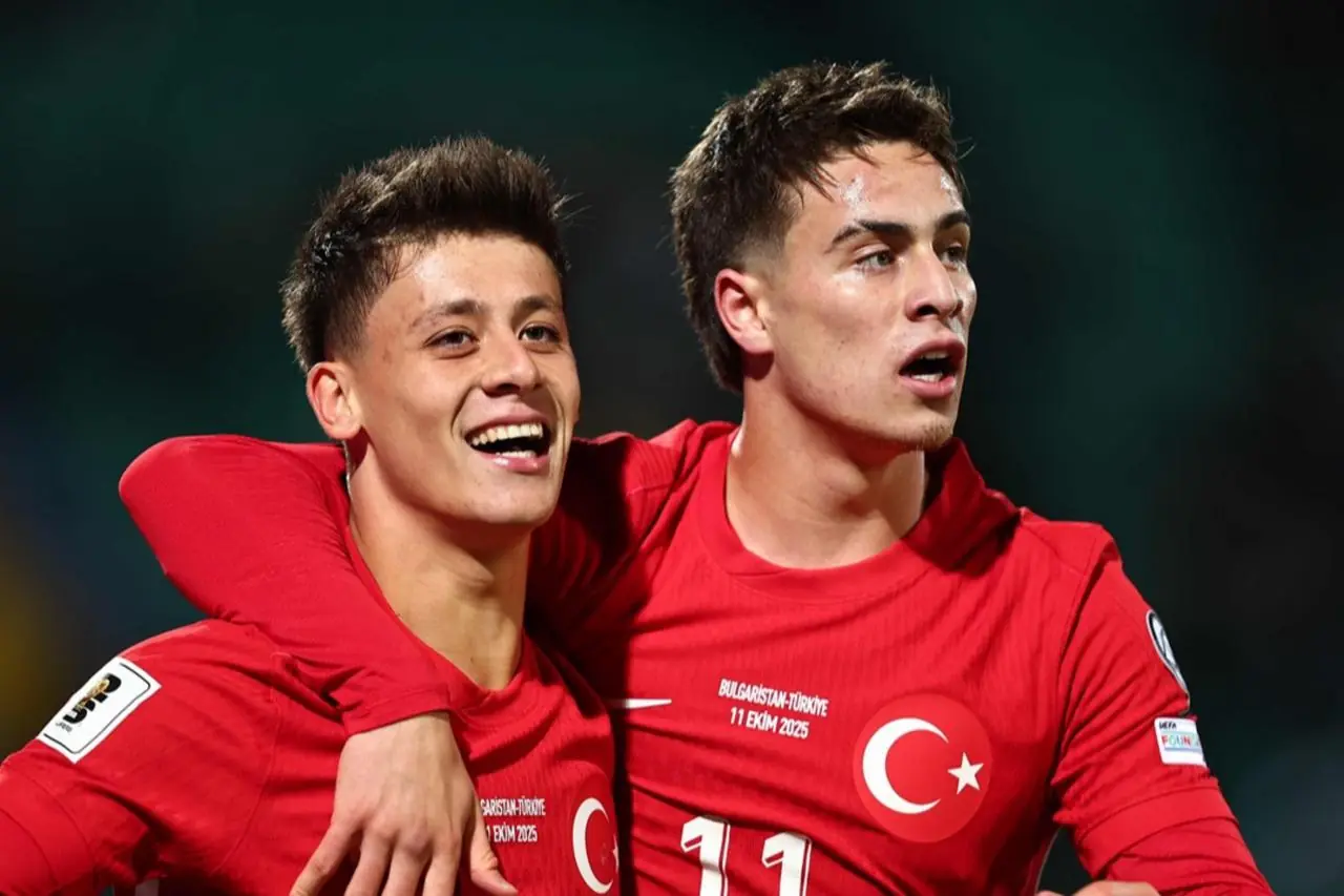 Turkey squad celebrating qualification for the 2026 World Cup